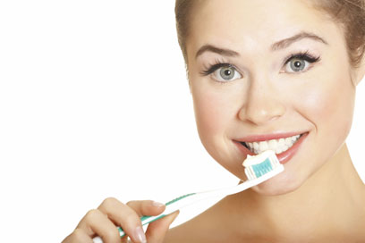 כדאי להקפיד על בריאות השיניים (צילום: shutterstock) (צילום: shutterstock)