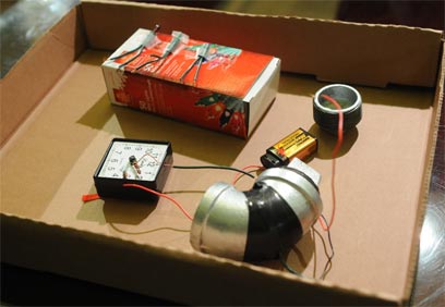 Bomb found in Pimentel's apartment (Photo: AP) (Photo: AP)