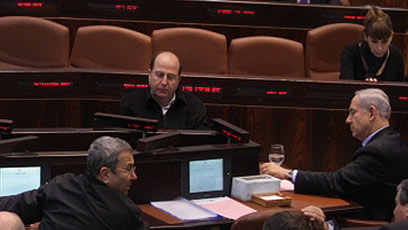 רגע של בושה: ההצבעה בעד חוק ההשתקה  (צילום: אלכס קולומויסקי ) (צילום: אלכס קולומויסקי )