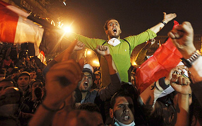 מפגינים בקהיר, אמש (צילום: רויטרס) (צילום: רויטרס)