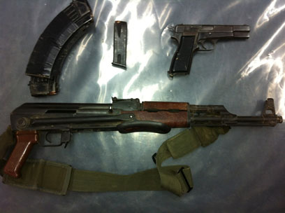 הנשק שנלקח שלל ממבריחי הסמים החמושים (צילום: דובר צה"ל) (צילום: דובר צה