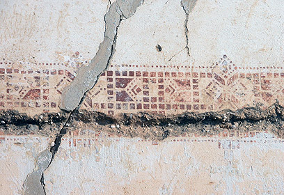 ציור הקיר בנווה צדק, משנת 1,900 לערך, המקור לא ידוע (צילום: שי פרקש) (צילום: שי פרקש)