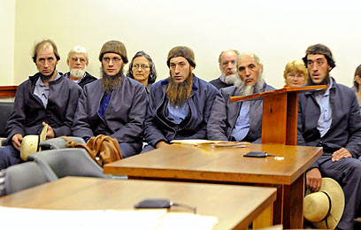 חלק מהנאשמים בבית המשפט בדיון קודם (צילום: AP) (צילום: AP)