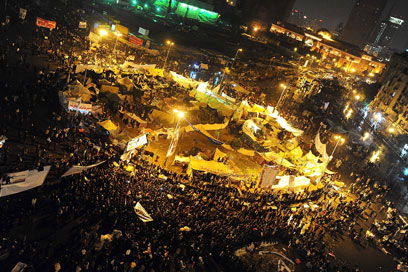 כיכר תחריר בקהיר בימי "האביב הערבי". מובארק זעם על התגייסות הערוץ לצד המפגינים (צילום: EPA) (צילום: EPA)