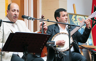 פואד דידי ותזמורת Tarb הנפלאה (צילום: מרב יודילוביץ') (צילום: מרב יודילוביץ')