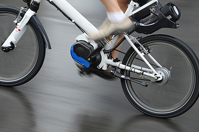 אופניים עם מנוע חשמלי ()