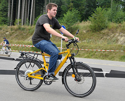 אופניים חשמליים ()