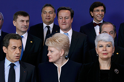קמרון (במרכז למעלה) בפסגת האיחוד האירופי מוקדם יותר השנה (צילום: רויטרס) (צילום: רויטרס)