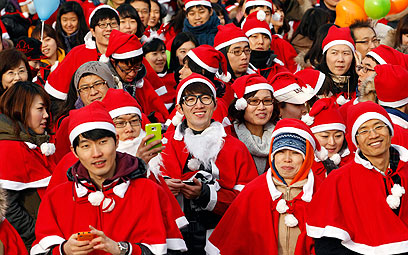 מתכוננים לחג בדרום-קוריאה. סיאול (צילום: AP) (צילום: AP)