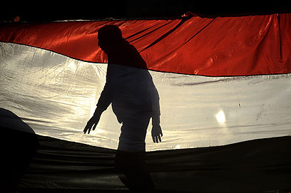 איזו מצרים תצא מבין הצללים? בכיכר א-תחריר בקהיר (צילום: AFP) (צילום: AFP)