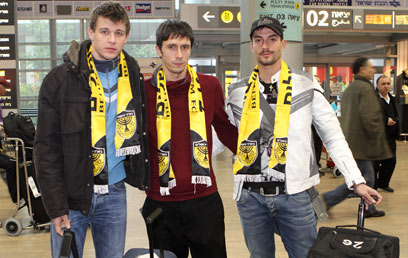 הזרים שנחתו (מימין לשמאל): טימונוב, חריסטוב ואיביצ'יץ' (צילום: עוז מועלם) (צילום: עוז מועלם)