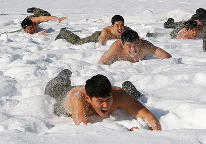הכי כיף באימון השנתי בשלג (צילום: AP) (צילום: AP)