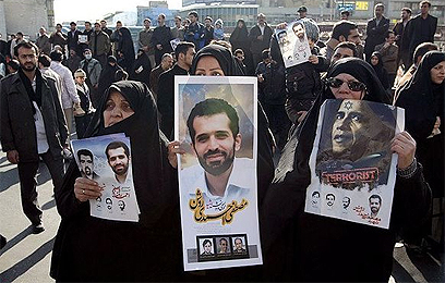 הלוויתו של מוסטפה אחמדי רושן בחודש שעבר (צילום: אתר פארס) (צילום: אתר פארס)