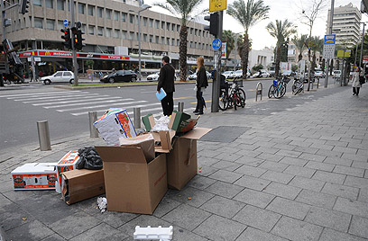 אין פינוי אשפה ברחובות תל-אביב, אבל אין גם דו"חות (צילום: ירון ברנר) (צילום: ירון ברנר)