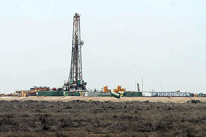 שדה הנפט הגדול באיראן. המהלך יפחית את ההכנסות? (צילום: MCT) (צילום: MCT)