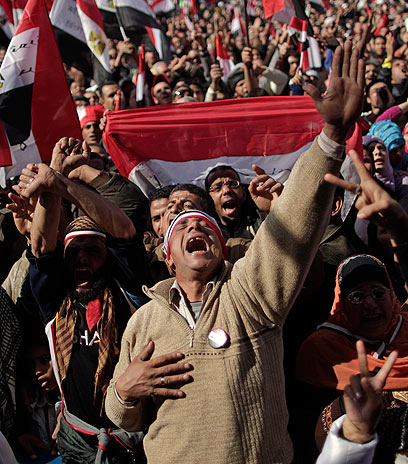 Egyptians mark revolution's anniversary (Photo: AP)