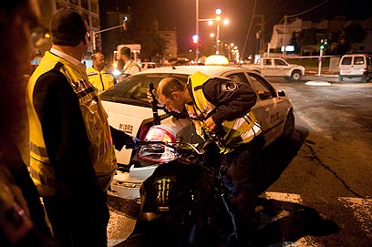 זירת התאונה בתל אביב (צילום: בן קלמר) (צילום: בן קלמר)