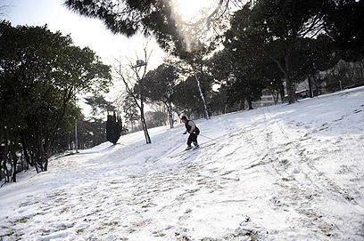 רצו שופינג, הסתפקו בסקי. איסטנבול, טורקיה (צילום: AFP) (צילום: AFP)