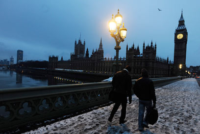 לונדון המושלגת בחורף השנה. התושבים לא ממש מייחלים לאולימפיאדה (צילום: EPA) (צילום: EPA)