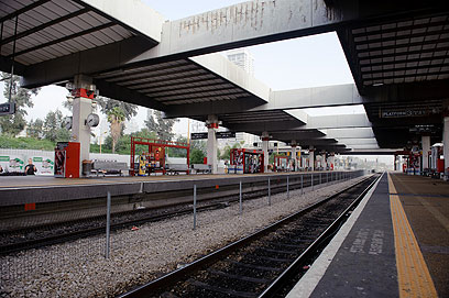 הרכבת לא תבוא גם היום. תחנת תל-אביב מרכז (צילום: בן קלמר) (צילום: בן קלמר)