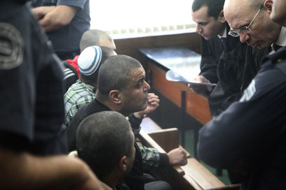 חאמד בבית המשפט עם עורך דינו משה שרמן (צילום: מוטי קמחי) (צילום: מוטי קמחי)