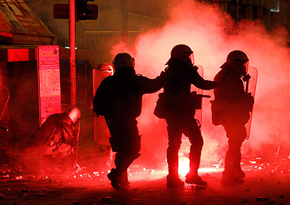 אין מוצא, בינתיים. תבערה ביוון בגל העימותים (צילום: רויטרס) (צילום: רויטרס)