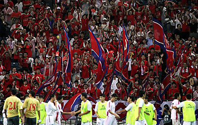 אוהדי צפון קוריאה. מסרלי: "כדורגל של גילוי עריות" (צילום: gettyimages) (צילום: gettyimages)