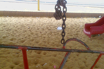 "אין משחקים, לא פאזלים ולא קוביות". בגן בוואדי אל נעם (צילום: מוסה אבו בניה) (צילום: מוסה אבו בניה)
