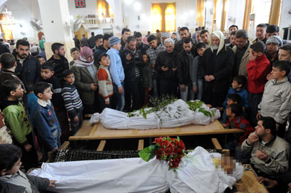 הלוויה של הרוגים באידליב (צילום: AFP) (צילום: AFP)