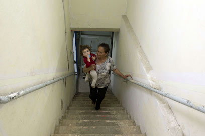 "הבת לא מוכנה לחזור הביתה". מקלט בבאר-שבע (צילום: AFP) (צילום: AFP)