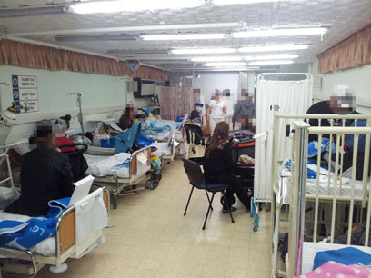 מחלקות בבית חולים ברזילי באשקלון הועברו למקלט ממוגן ()
