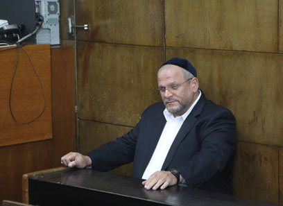 הולך לכלא. דודי אפל בבית המשפט המחוזי בתל-אביב, היום (צילום: מוטי קמחי) (צילום: מוטי קמחי)