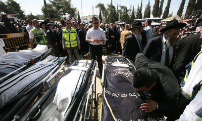 Thousands attended funeral (Photo: Gil Yohanan)