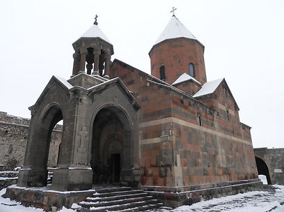 כאן החלה הנצרות בארמניה. כנסיית חור ויראפ (צילום: זיו ריינשטיין) (צילום: זיו ריינשטיין)