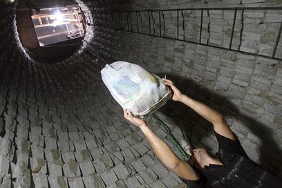 Smuggling tunnel in Rafah (Photo: AP)