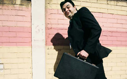 "אני לא מאמין בלהופיע עם חומר כתוב, רק לאלתר". דוד קיגלר