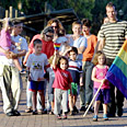 משפחות חוגגות במצעד הגאווה