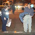 שוטרים סמוך לביתו של אבוטבול לאחר ניסיון ההתנקשות