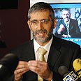 ישי. נעלב ובכייני