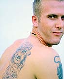 לזעזע איתו את שארי בשרי