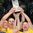 Maccabi Tel Aviv winning  championship 2005