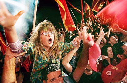 מונטנגרו חוגגת עצמאות. פאבלוביץ' ויתר על נבחרת סרביה (צילום: איי אף פי) (צילום: איי אף פי)