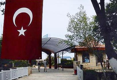 למרות הפיוס אומרים לא לחופש המסורתי. אנטליה שבטורקיה (צילום: ירון דרוקמן) (צילום: ירון דרוקמן)