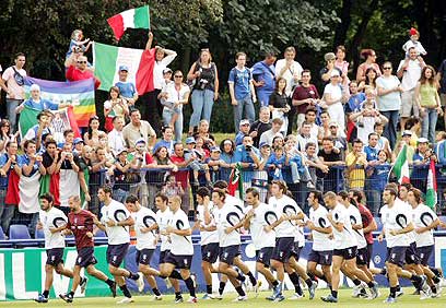 איטליה במונדיאל 2006. תשחזר את הזכיה הגדולה? (צילום: רויטרס) (צילום: רויטרס)
