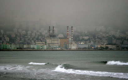 מפרץ חיפה - מקור מפגעי הריח הגדול במדינה (צילום: שי וקנין) (צילום: שי וקנין)