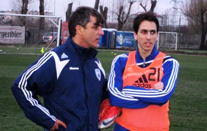 אלי אוחנה כמאמן זמני במרץ 2010  (צילום: אתר ההתאחדות לכדורגל) (צילום: אתר ההתאחדות לכדורגל)