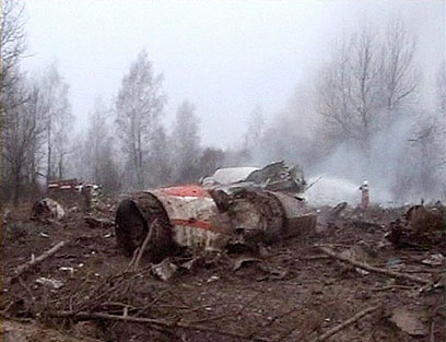 96 הרוגים, בהם צמרת הצבא והממשל. זירת ההתרסקות בסמולנסק (צילום: רויטרס) (צילום: רויטרס)