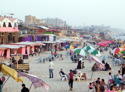 Gaza's middle class enjoys summer in beaches