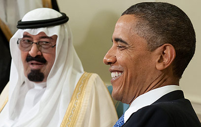 עבדאללה מלך סעודיה עם אובמה. מקבל זריקות הורמונים (צילום: AFP) (צילום: AFP)