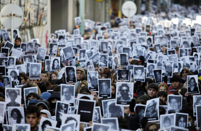 טקס לציון 16 שנה לפיגוע בארגנטינה ב-2010 (צילום: רויטרס ) (צילום: רויטרס )